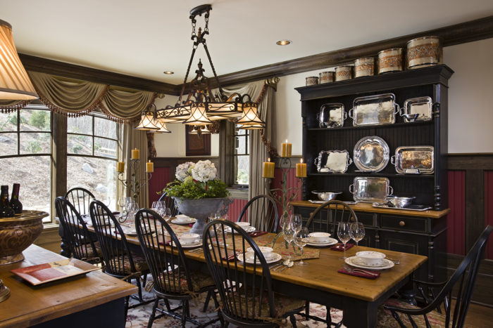 Interior, horizontal, dining room, RFLP Family Partnership, Sylva, North Carolina; M. Shawn Leatherwood & Associates; Harmony Timberworks; Pheasant Hill