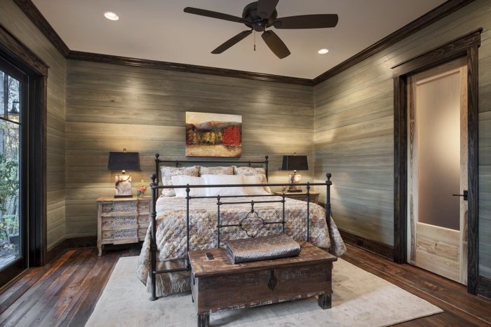 Interior, horizontal, lower level south guest bedroom, Lemonine residence, Balsam Mountain Preserve, North Carolina; M. Shawn Leatherwood & Associates; Morgan-Keefe Builders